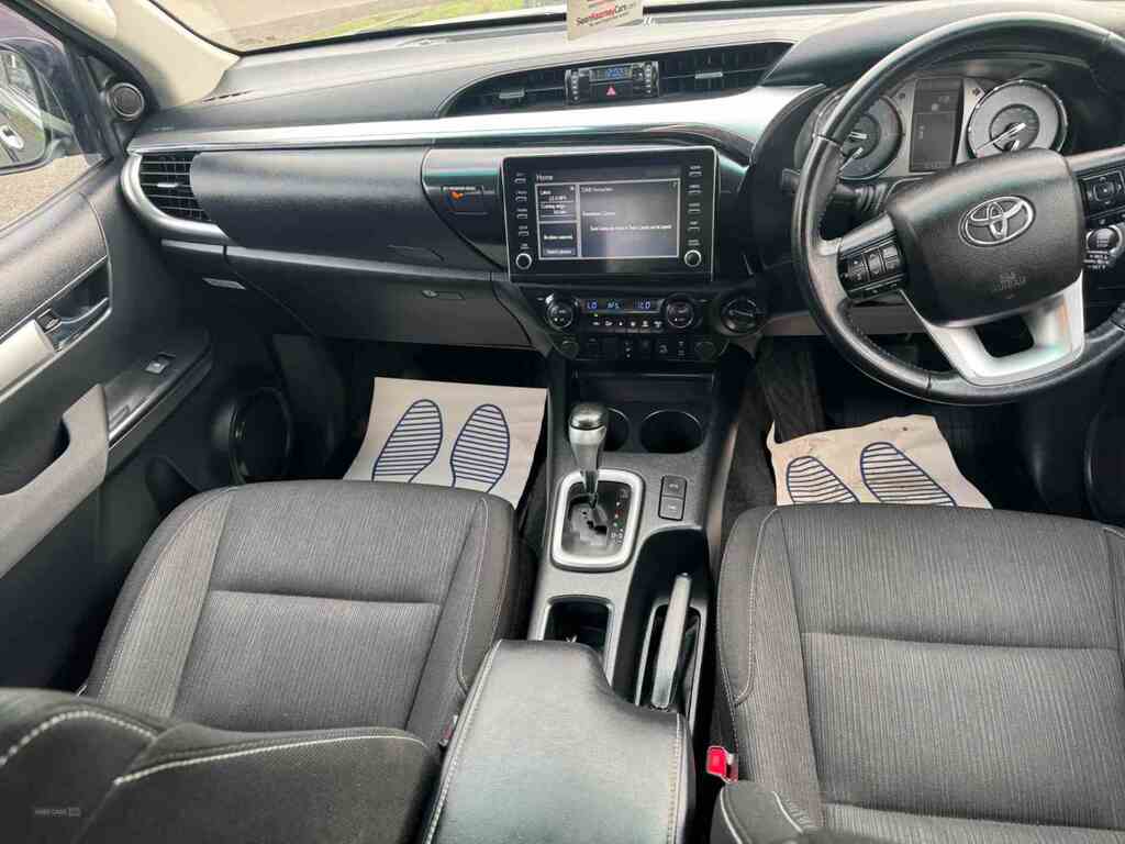 Toyota HILUX Invincible Dcab Pick Up 2.8 D-4d OJI190 #2