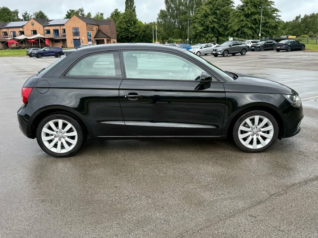 Audi A1 1.6L Sport Black #4