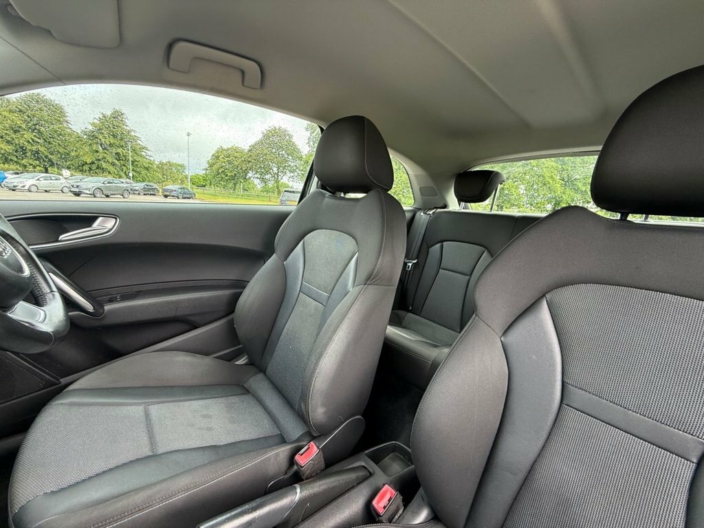 Audi A1 1.6L Sport Black #3