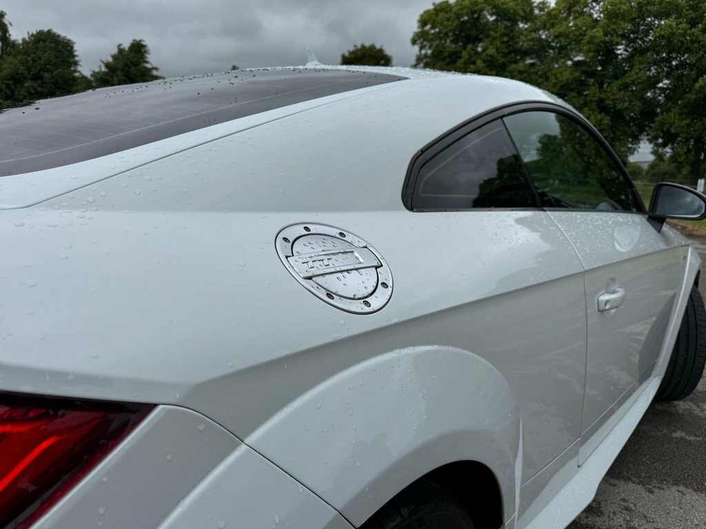 Audi TT 2L S Line KV15EOJ White #5