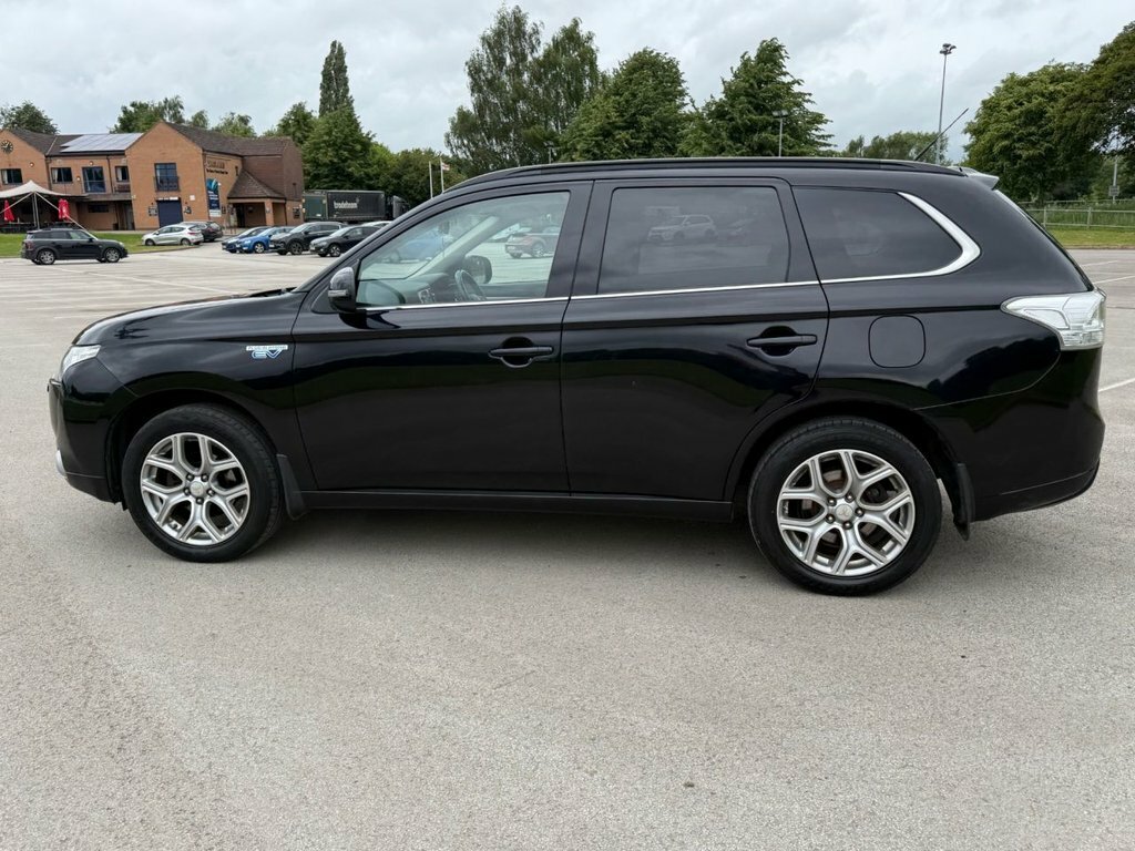 Mitsubishi Outlander Outlander 2.0 Phev Gx4h Estate White #2
