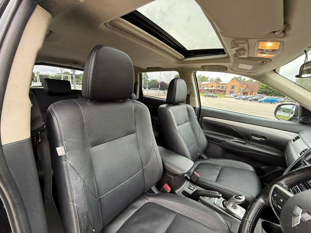 Mitsubishi Outlander Outlander 2.0 Phev Gx4h Estate White #3