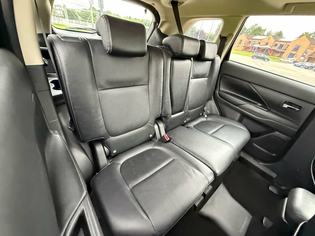 Mitsubishi Outlander Outlander 2.0 Phev Gx4h Estate White #14