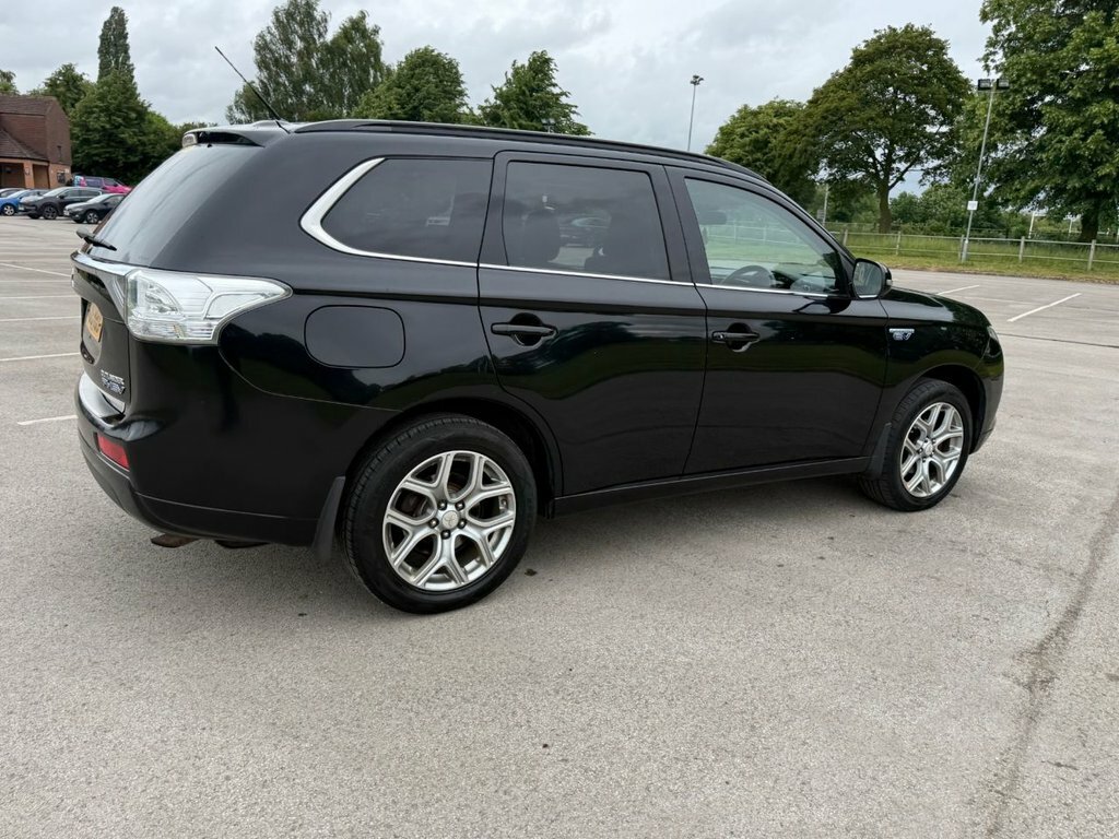 Mitsubishi Outlander Outlander 2.0 Phev Gx4h Estate White #32