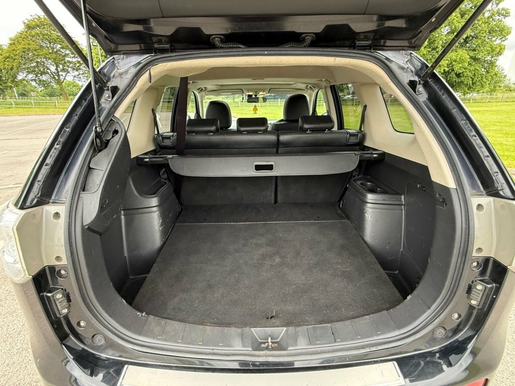 Mitsubishi Outlander Outlander 2.0 Phev Gx4h Estate White #37