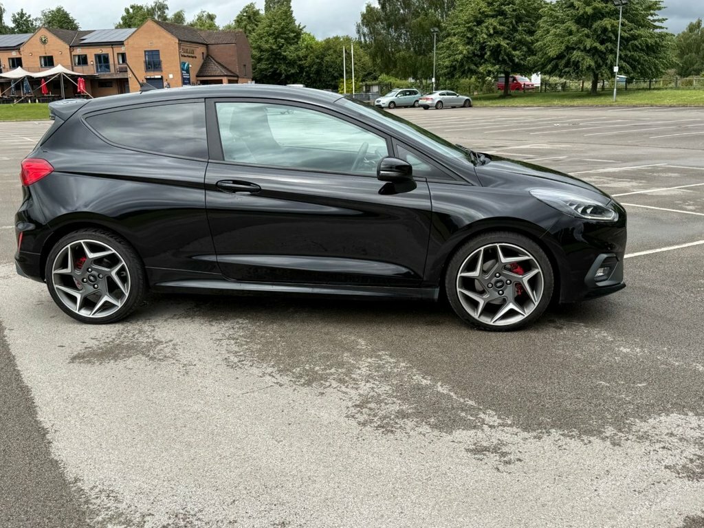 Ford Fiesta 1.0 Ecoboost 125 Vignale Edition White #31