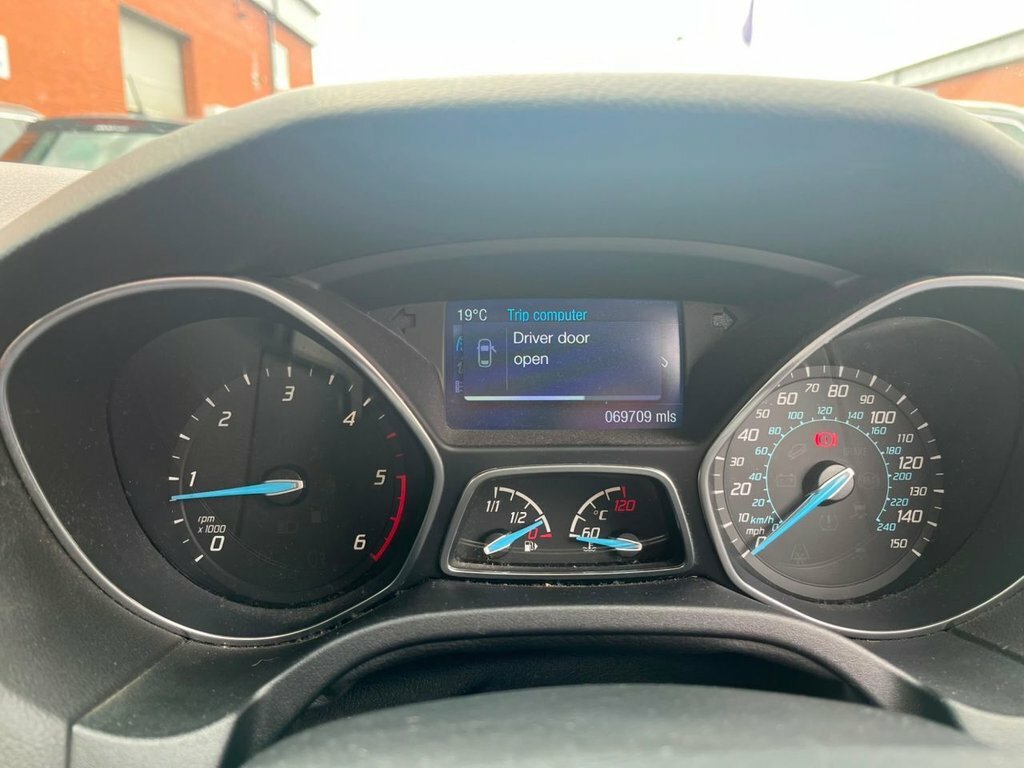 Ford Focus Zetec Red #7