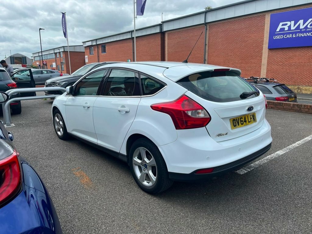 Ford Focus Zetec Red #4