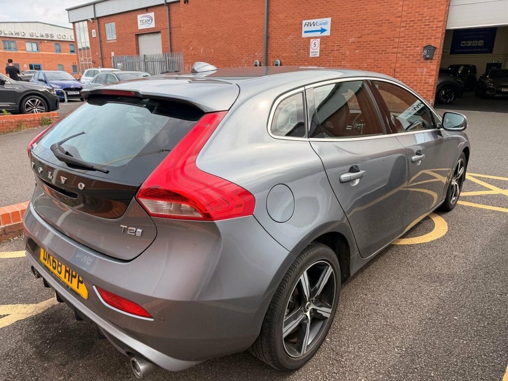 Volvo V40 2L R-design Nav Plus Grey #4