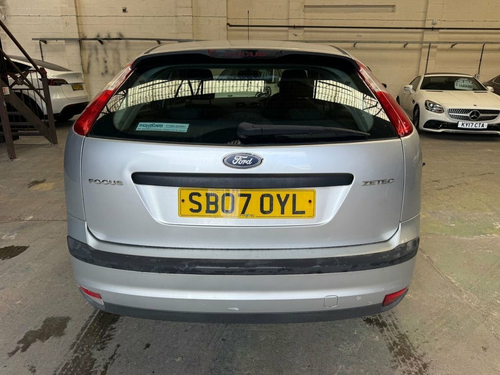 Ford Focus 1.6L Zetec Climate Silver #5