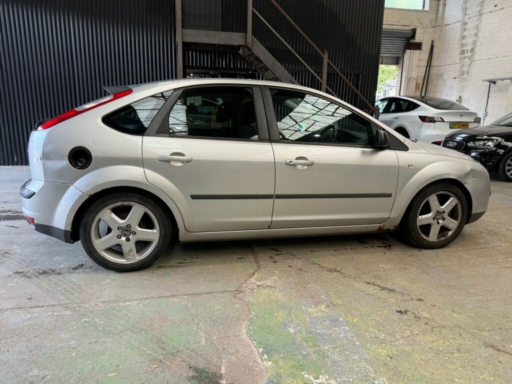 Ford Focus 1.6L Zetec Climate Silver #3