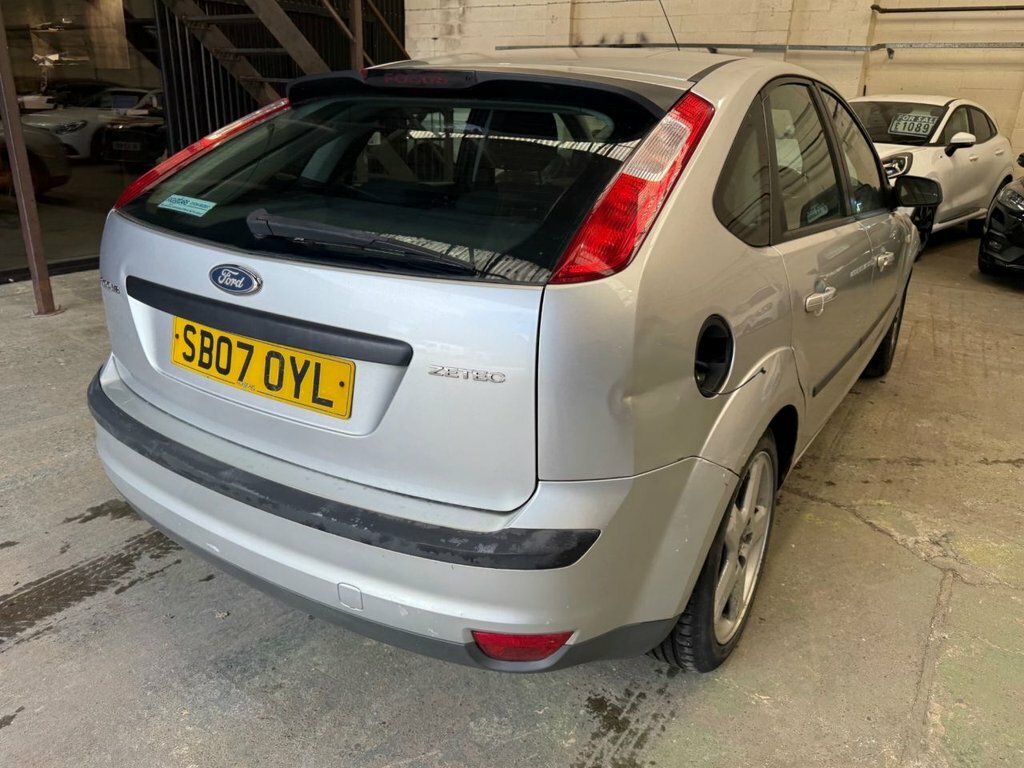 Ford Focus 1.6L Zetec Climate Silver #6