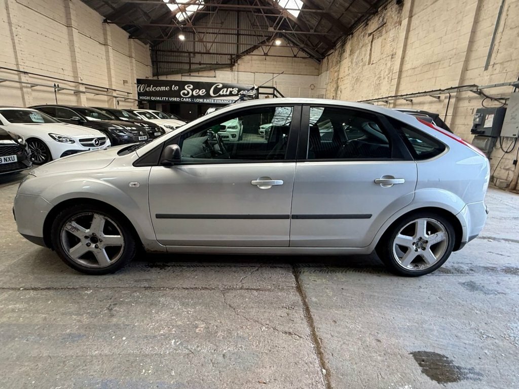 Ford Focus 1.6L Zetec Climate Silver #2