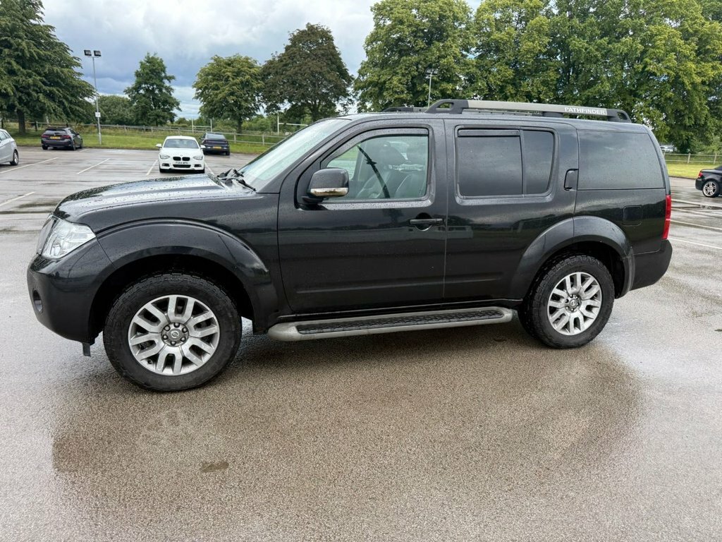 Nissan Pathfinder 2.5L Tekna Black #2