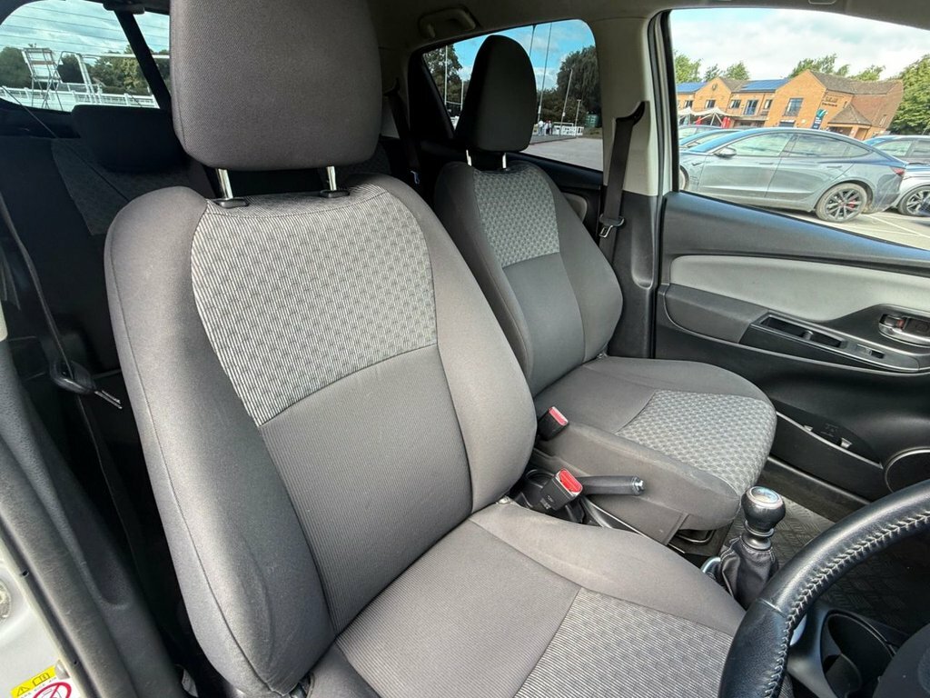 Toyota Yaris 1.3L Icon CK15ZLV Silver #3