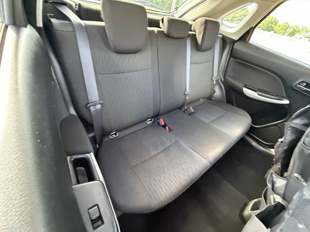 Suzuki Baleno 1.2 Dualjet Sz3 Red #32