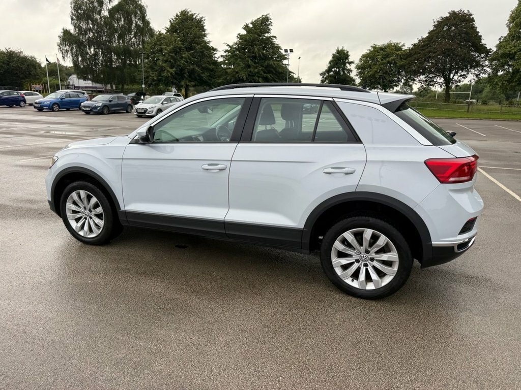 Volkswagen T-Roc 1.6L Se HG19FWW Silver #2