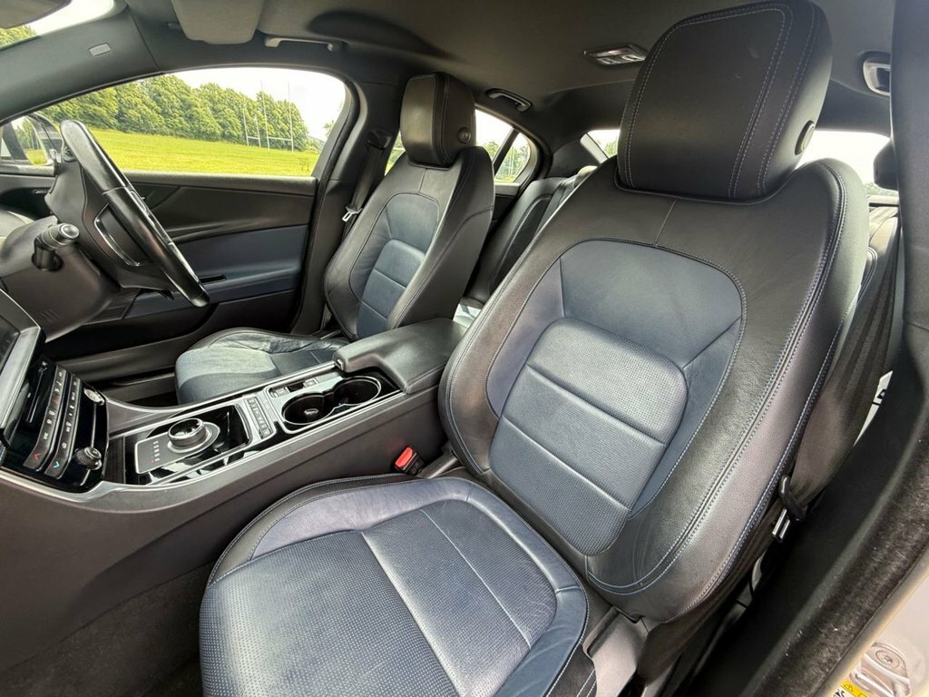 Jaguar XE 2L R-sport Silver #3
