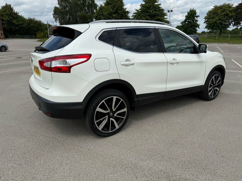 Nissan Qashqai 1.2L Tekna White #5