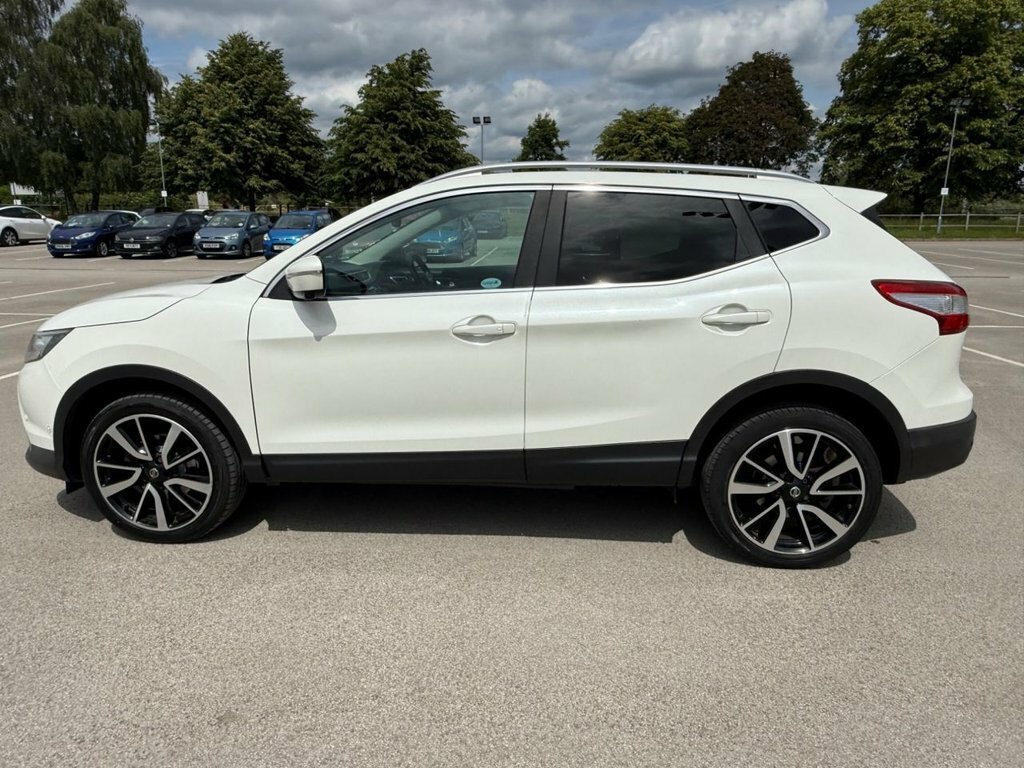 Nissan Qashqai 1.2L Tekna White #4