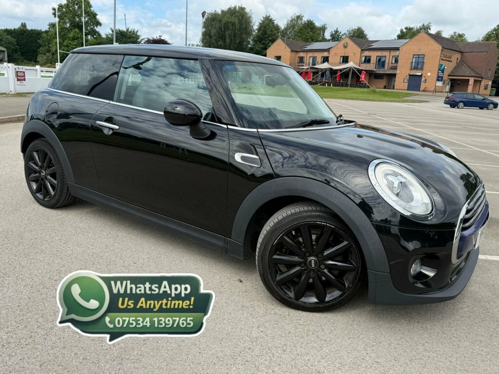 Mini Hatch 1.5L Cooper Black