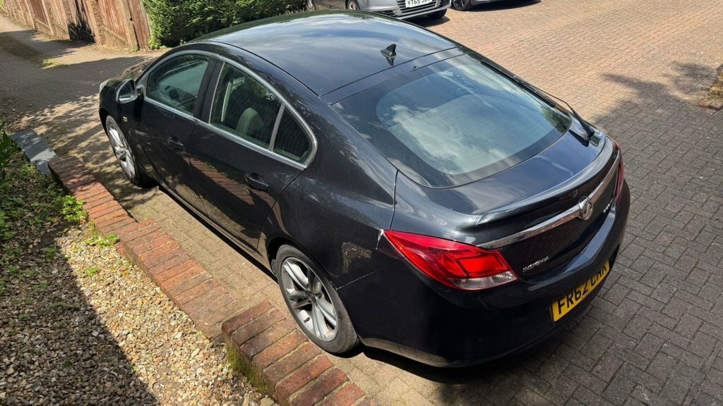 Vauxhall Insignia 2L Exclusiv Nav Black #3