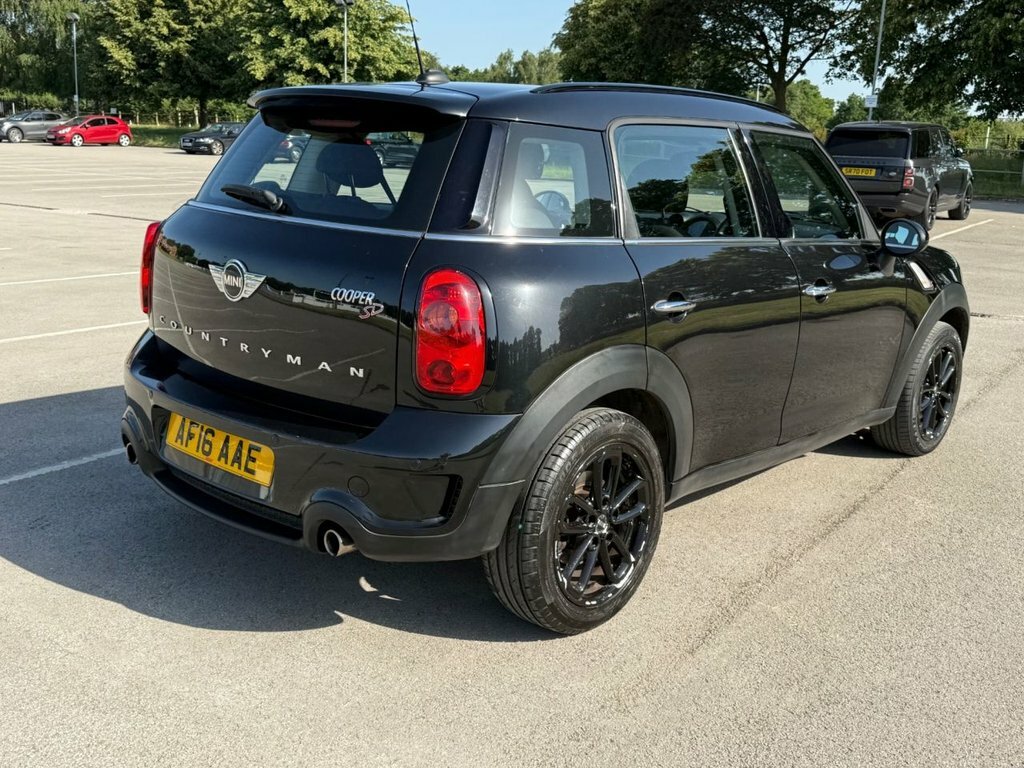 Mini Countryman 1.6L One White #24