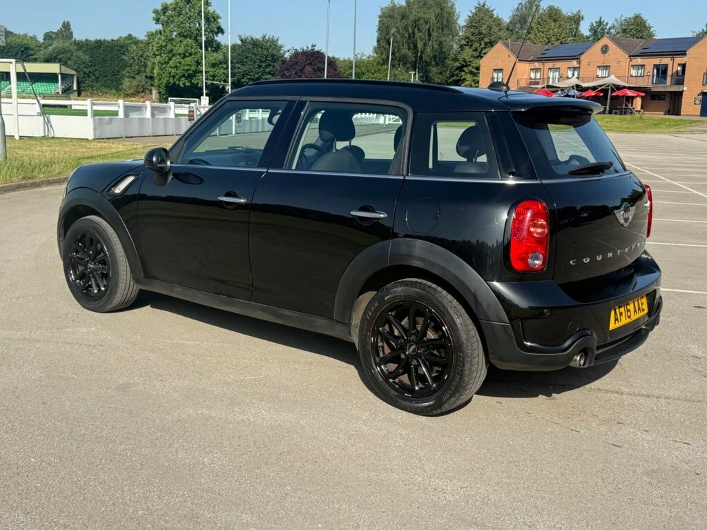 Mini Countryman 1.6L One White #32