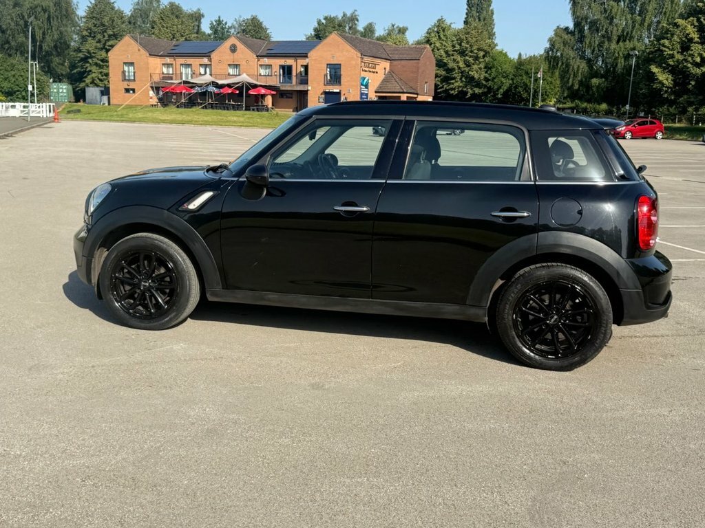 Mini Countryman 1.6L One White #37