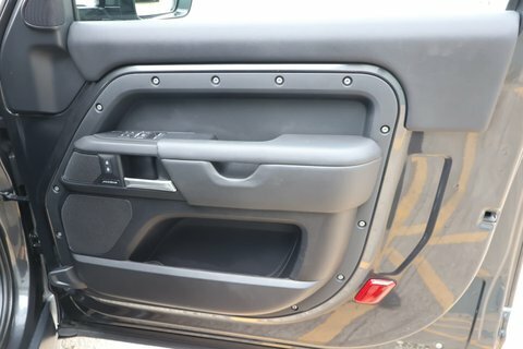 Land Rover Defender 90 X-dynamic Se Black #8