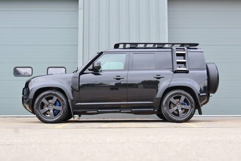 Land Rover Defender 110 2023 73 D300 Black #4