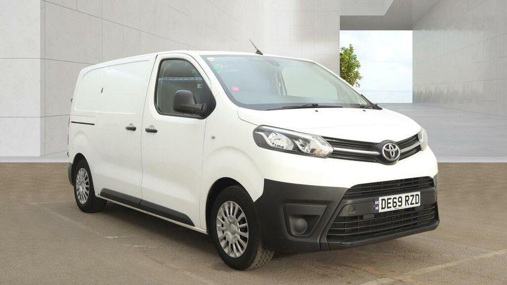 Toyota PROACE Panel Van 1.5D Icon Medium Panel Van Mwb Euro 6 6D White