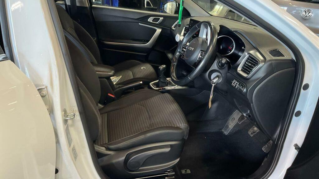 Kia Ceed 1.6 Crdi Mhev 2 Nav Sportswagon Euro 6 Ss White #6