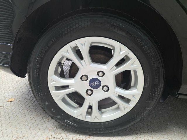 Ford B-Max B-max Titanium T Silver #15