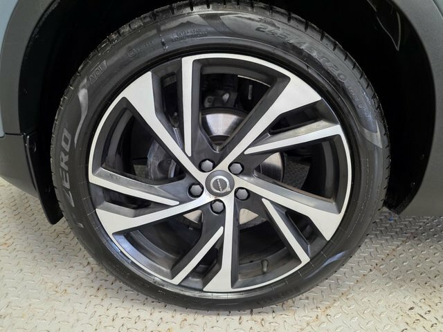 Volvo XC40 Core, B3 Mild Hybrid, Black #16