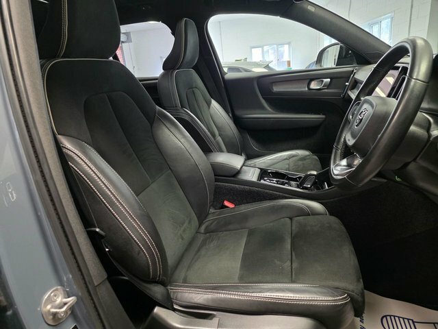Volvo XC40 Core, B3 Mild Hybrid, Black #31