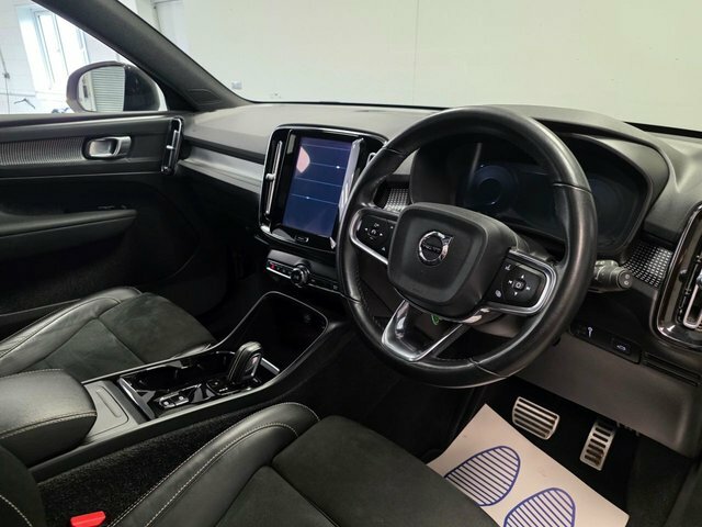 Volvo XC40 Core, B3 Mild Hybrid, Black #30