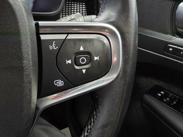 Volvo XC40 Core, B3 Mild Hybrid, Black #25