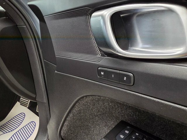 Volvo XC40 Core, B3 Mild Hybrid, Black #27