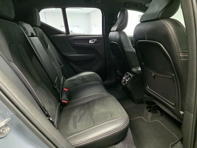 Volvo XC40 Core, B3 Mild Hybrid, Black #32