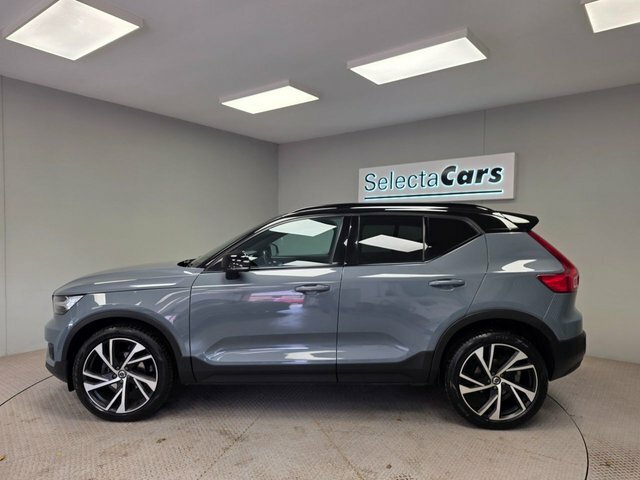 Volvo XC40 Core, B3 Mild Hybrid, Black #8