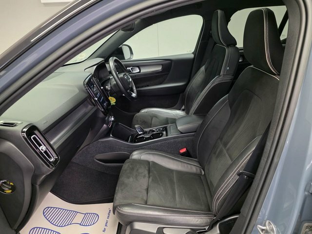 Volvo XC40 Core, B3 Mild Hybrid, Black #37