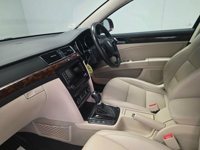 Skoda Superb 2.0 Tdi Elegance Euro 5 Ss  #32
