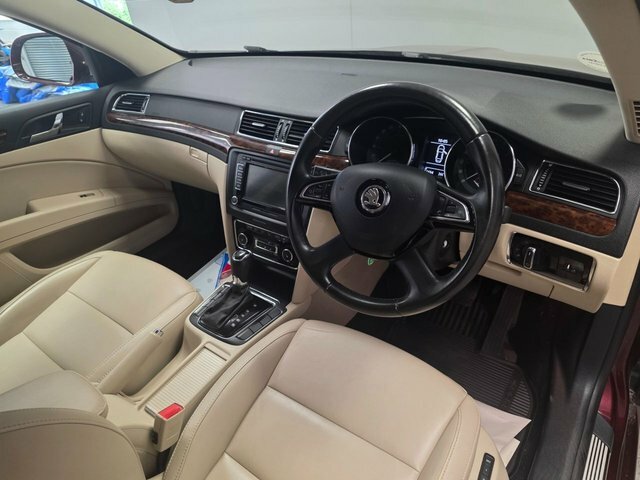 Skoda Superb 2.0 Tdi Elegance Euro 5 Ss  #26