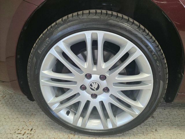 Skoda Superb 2.0 Tdi Elegance Euro 5 Ss  #16