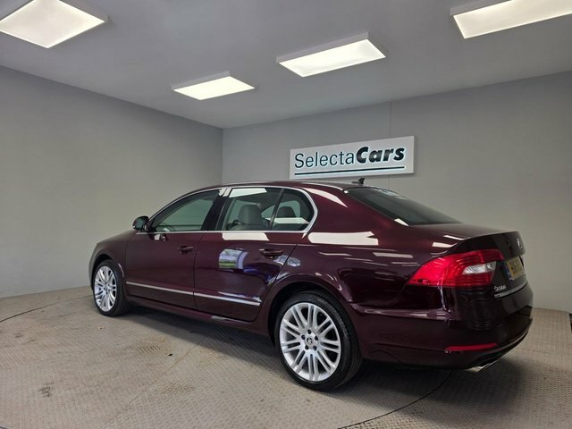 Skoda Superb 2.0 Tdi Elegance Hatchback Dsg Euro 5 Red #2
