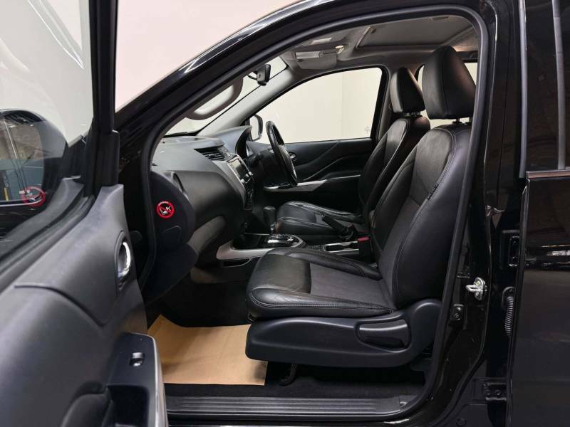 Nissan Navara 2.3 Navara N-guard Dci 4Wd - 2021 21 BT21ZCN Black #4