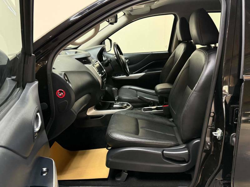Nissan Navara 2.3 Navara Tekna Dci 4Wd - 2019 69 DP69PKJ Black #4