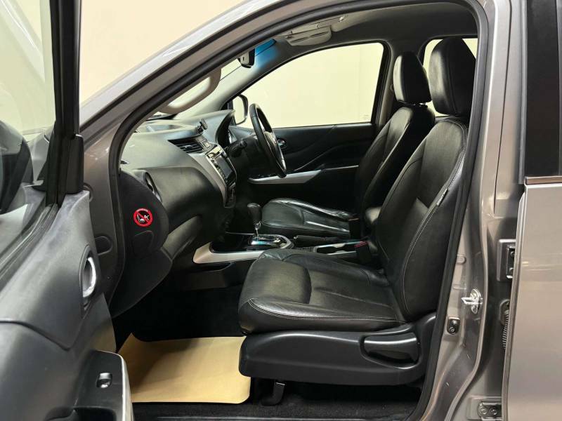 Nissan Navara 2.3 Navara Tekna Dci 4Wd - 2017 66 PA66KNV Grey #4