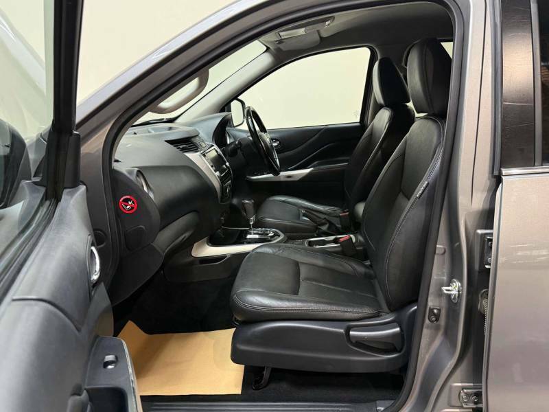 Nissan Navara 2.3 Navara Tekna Dci 4Wd - 2021 21 LS21XXJ Grey #4